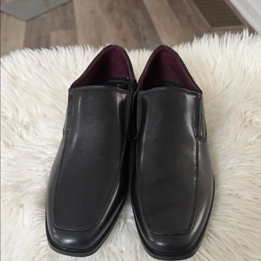 Perry Ellis Black Leather Loafers Size 11 NWOT